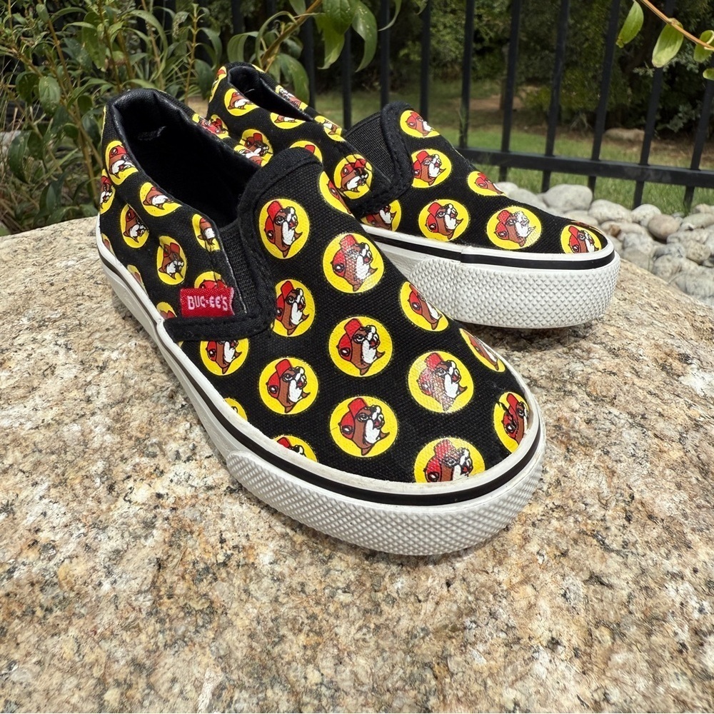Buc-ee's Baby Unisex Slip-On Canvas Shoes Black Size 7 Casual Fun Stretch